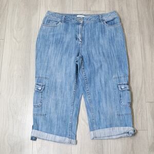 Christopher Banks Jeans Women 10 Light Wash Denim Capris Pockets Cargo Cuffs